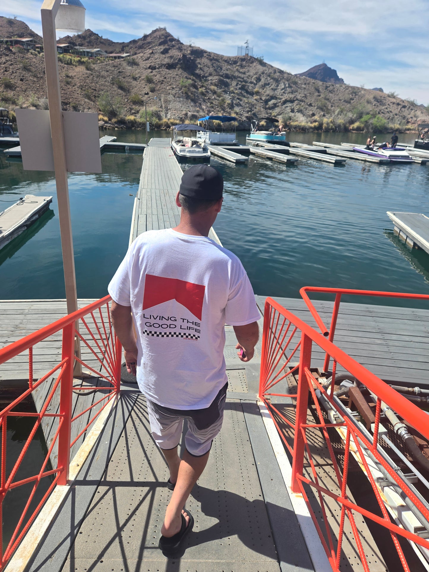 Living The Good Life -T-shirt (NO POCKET)